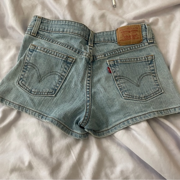 levi’s shorts - Picture 3 of 4